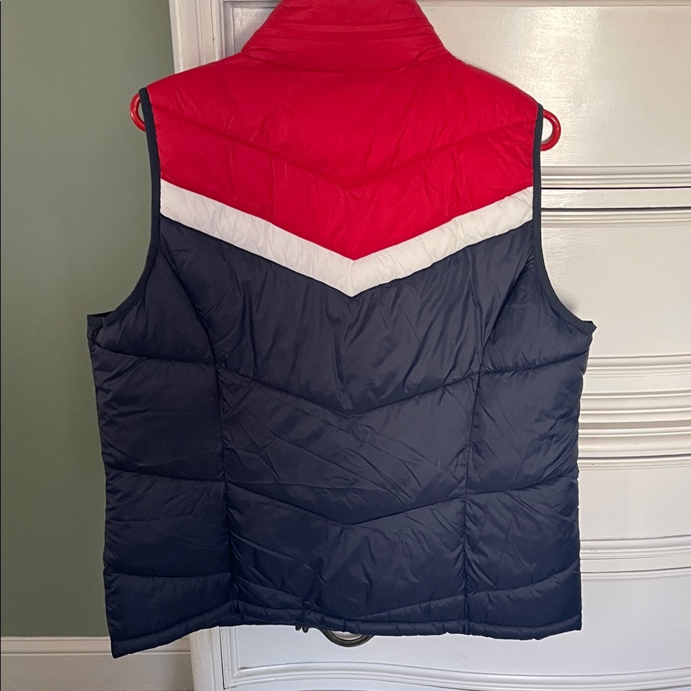 Tommy Hilfiger Red White Navy Chevron Puffer Vest - Picture 3 of 3